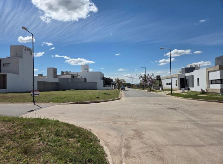 Terreno · 360m²