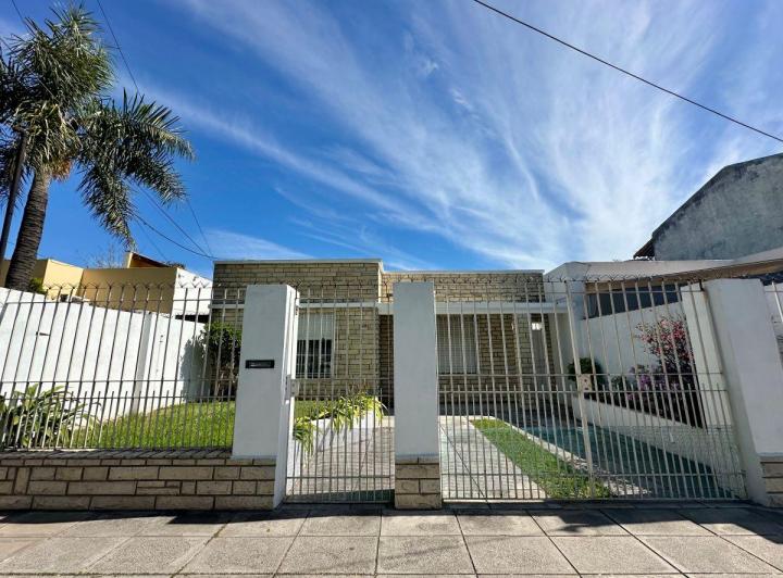 Casa · 100m² · 3 Ambientes · 1 Cochera