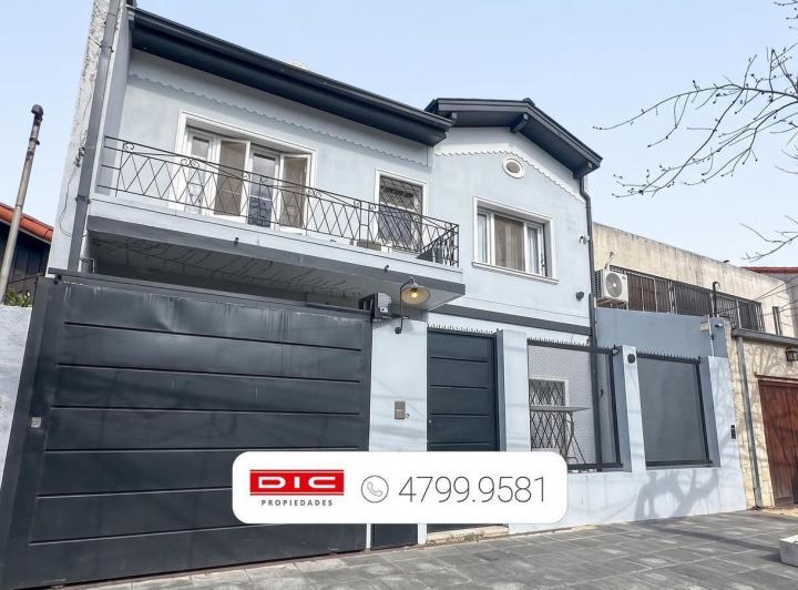 Casa · 235m² · 5 Ambientes · 1 Cochera