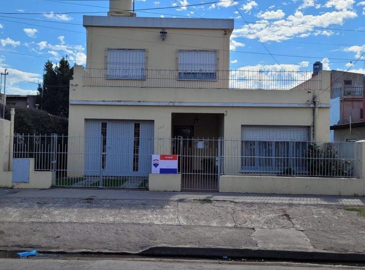 Casa · 144m² · 6 Ambientes · 1 Cochera