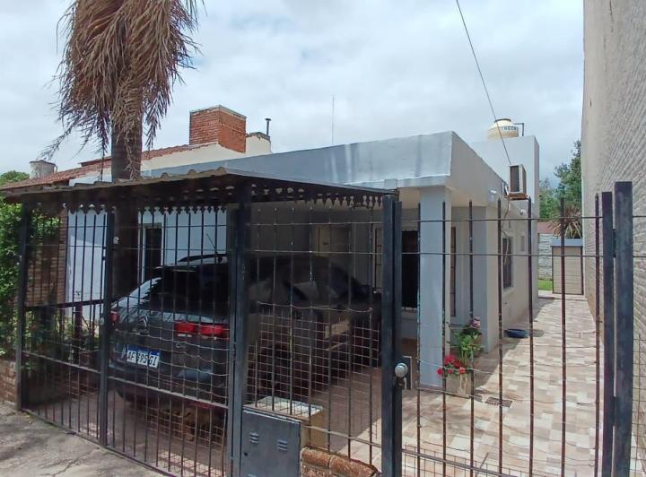 Casa · 90m² · 4 Ambientes · 1 Cochera