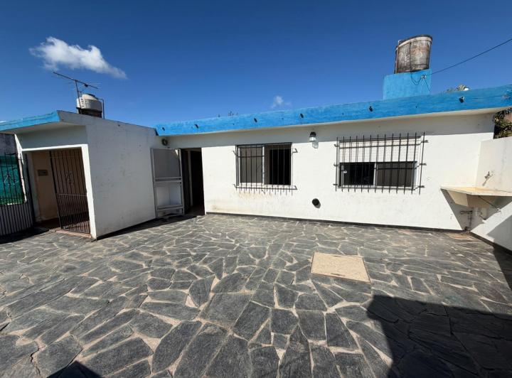 Casa · 75m² · 2 Ambientes · 1 Cochera