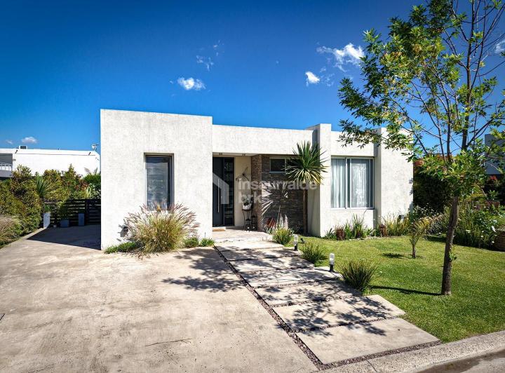 Casa · 120m² · 3 Ambientes · 1 Cochera