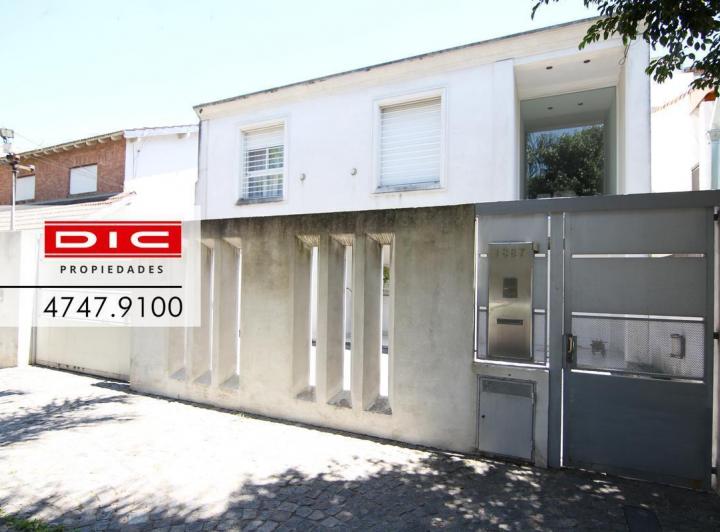 Casa · 310m² · 4 Ambientes · 2 Cocheras