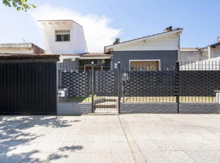 Casa · 128m² · 4 Ambientes · 1 Cochera