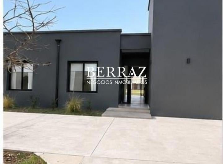 Casa · 132m² · 4 Ambientes · 3 Cocheras