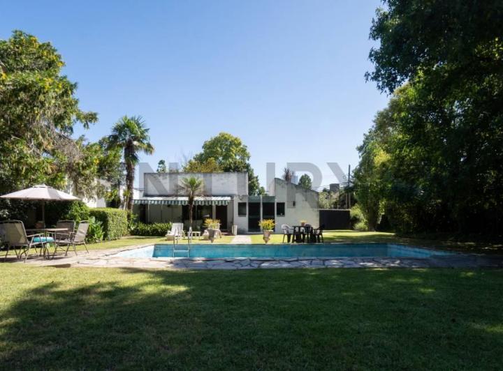 Casa · 169m² · 4 Ambientes · 2 Cocheras