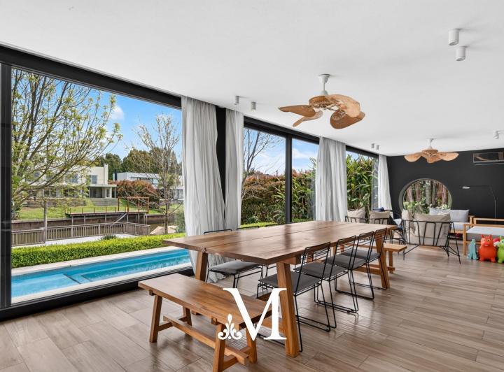 Casa · 405m² · 5 Ambientes · 4 Cocheras