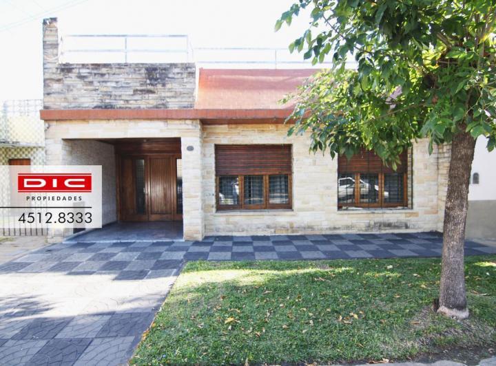 Casa · 186m² · 4 Ambientes · 1 Cochera