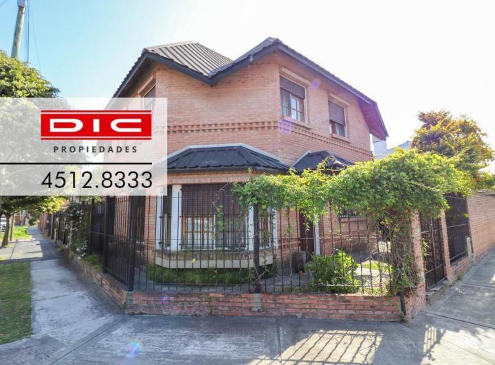Casa · 179m² · 5 Ambientes · 2 Cocheras