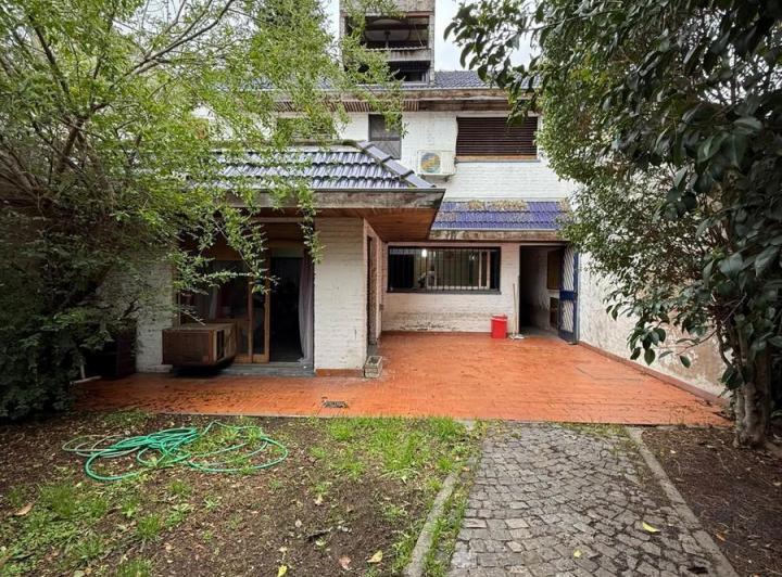 Casa · 160m² · 4 Ambientes · 1 Cochera