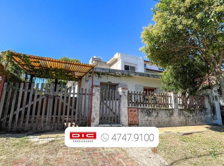 Casa · 300m² · 4 Ambientes · 1 Cochera
