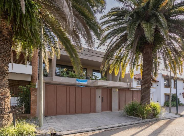 Casa · 274m² · 5 Ambientes · 4 Cocheras