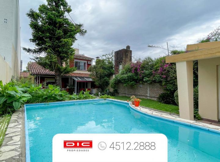 Casa · 160m² · 4 Ambientes · 2 Cocheras