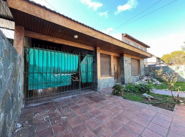 Casa · 95m² · 4 Ambientes · 3 Cocheras