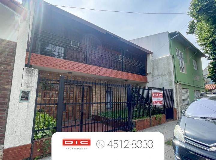 Casa · 234m² · 5 Ambientes · 3 Cocheras