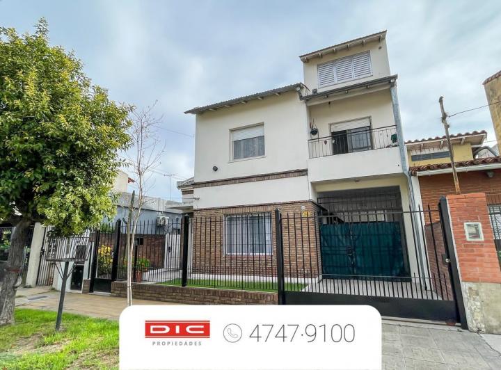 Casa · 181m² · 6 Ambientes · 3 Cocheras