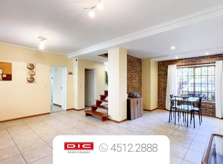 Casa · 215m² · 5 Ambientes · 1 Cochera