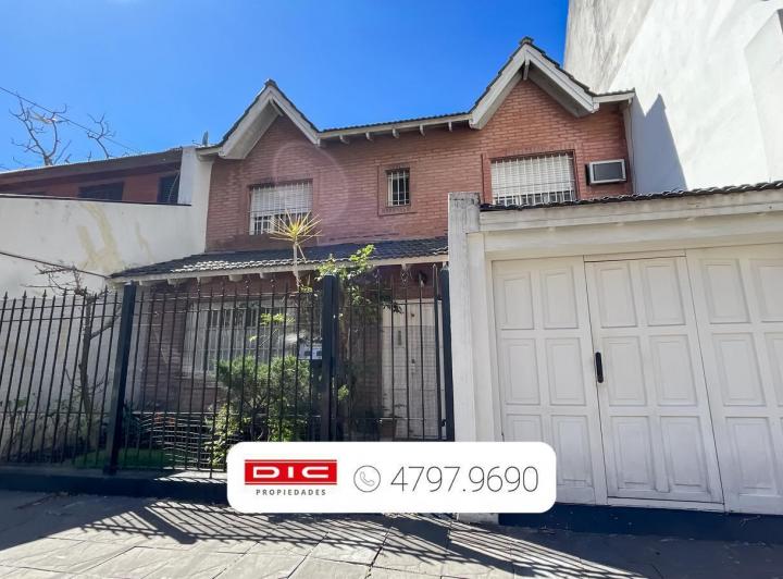 Casa · 208m² · 7 Ambientes · 1 Cochera