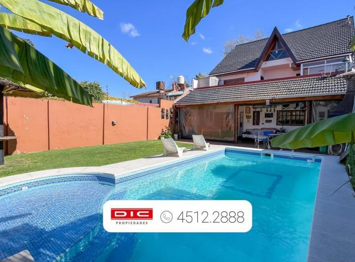 Casa · 306m² · 6 Ambientes · 3 Cocheras