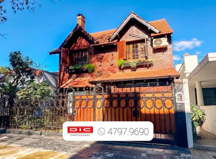 Casa · 234m² · 6 Ambientes · 1 Cochera