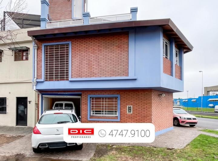 Casa · 180m² · 6 Ambientes · 1 Cochera