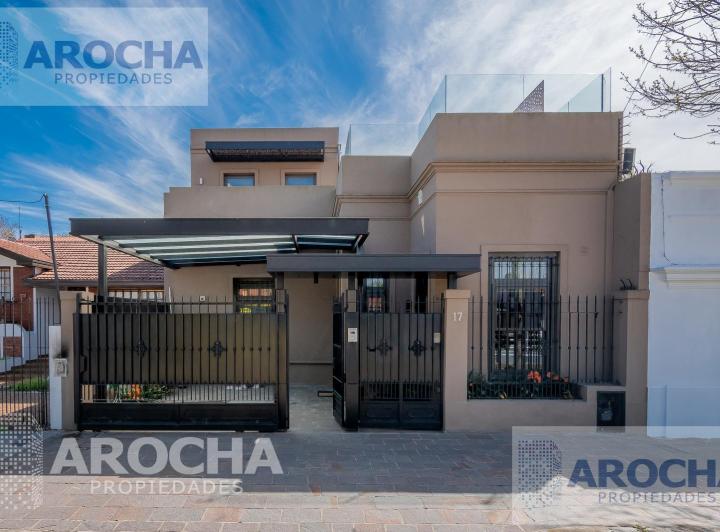 Casa · 202m² · 8 Ambientes · 1 Cochera
