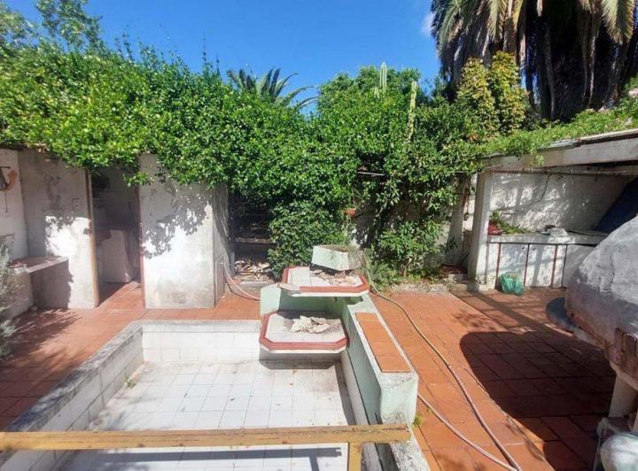 Casa · 213m² · 6 Ambientes · 1 Cochera