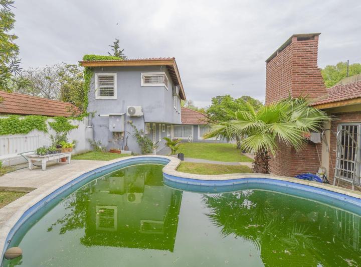 Casa · 209m² · 5 Ambientes · 4 Cocheras