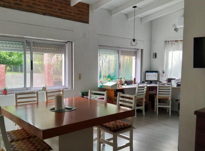 Casa · 220m² · 7 Ambientes · 2 Cocheras