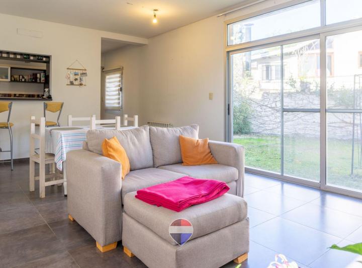 Casa · 180m² · 5 Ambientes · 2 Cocheras