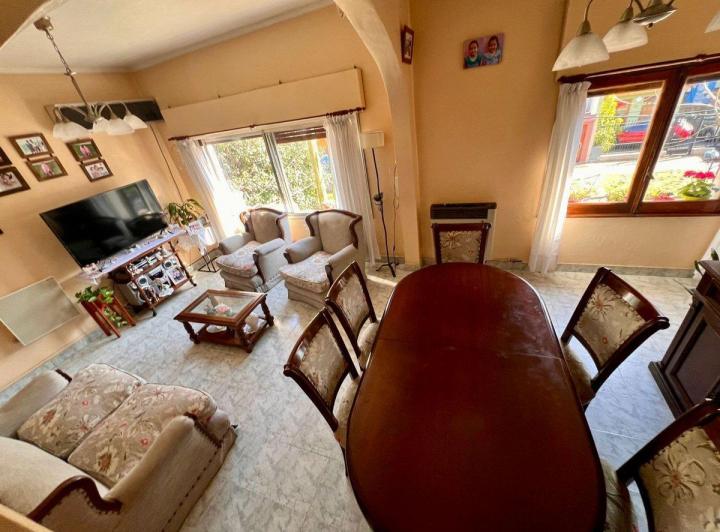 Casa · 168m² · 5 Ambientes · 1 Cochera