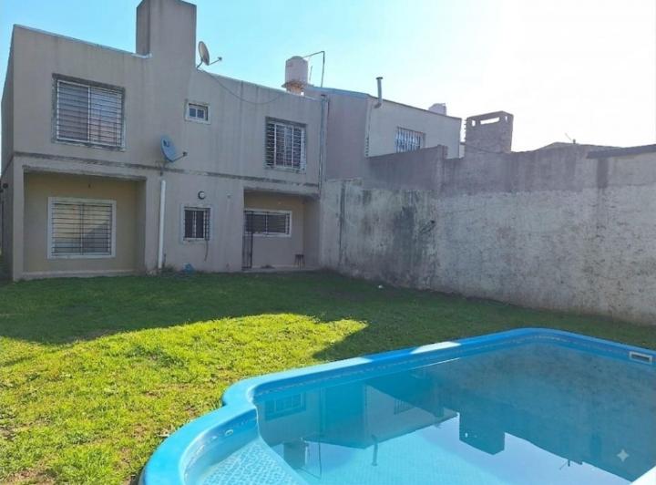 Casa · 145m² · 5 Ambientes · 2 Cocheras