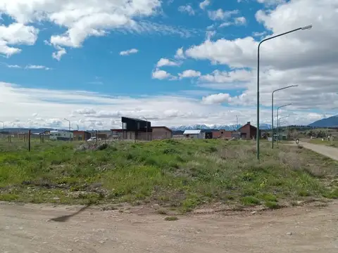 Terreno en trevelin 442 mts2. sobre esquina.