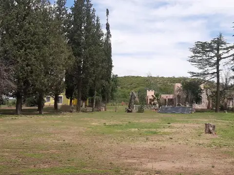 Venta en juana koslay 2 casas en amplio terreno