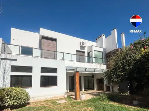 Casa en alquiler zona shopping pasaje mollinedo