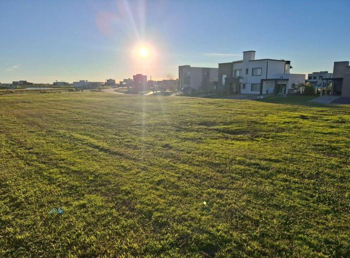 Terreno · 643m²