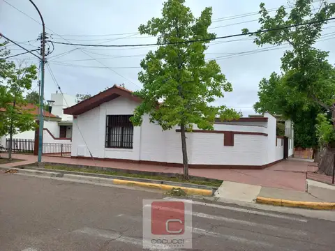 Casa en godoy cruz