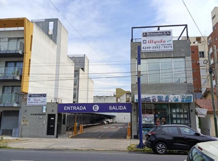 Local comercial · 70m² · 38 Cocheras