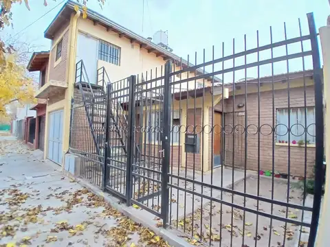 Venta casa mas departamento en guaymallén