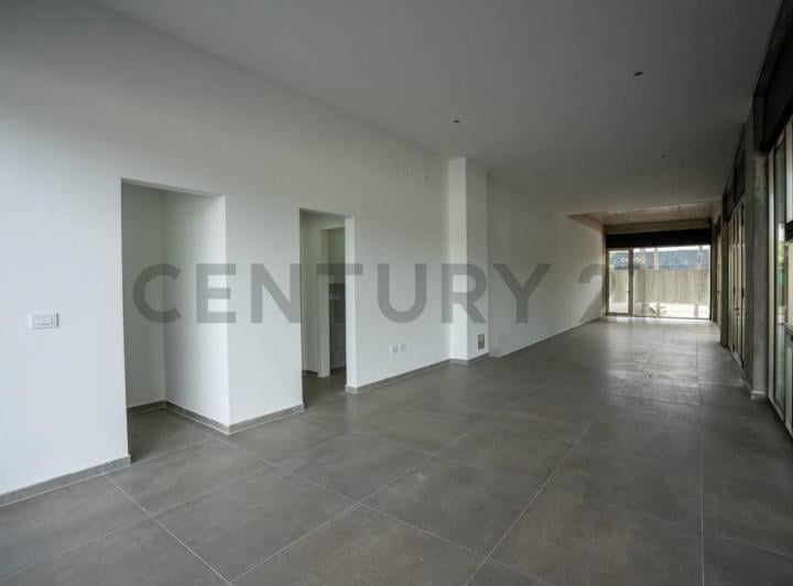 Oficina comercial · 90m² · 1 Cochera
