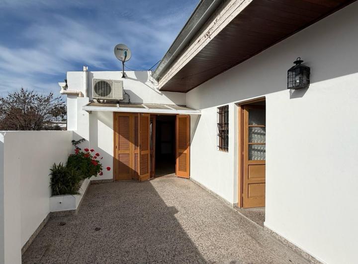 Casa · 289m² · 5 Ambientes · 4 Cocheras