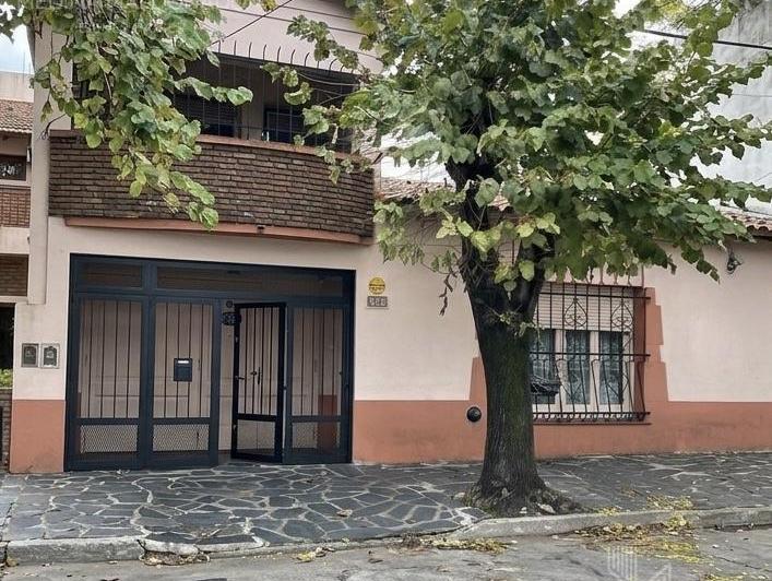Casa · 110m² · 5 Ambientes · 1 Cochera