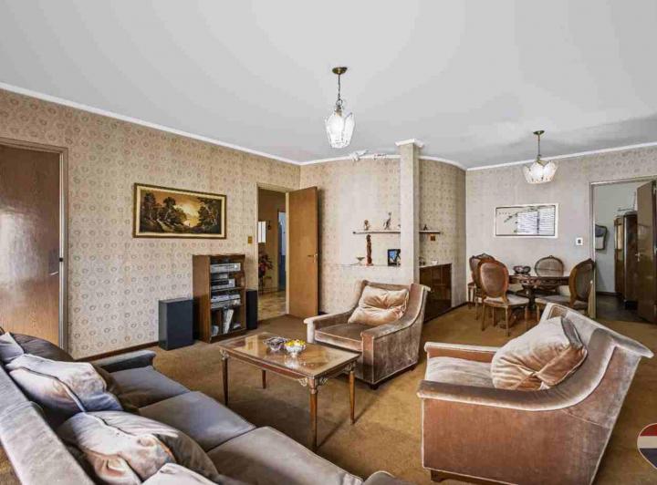 Casa · 336m² · 6 Ambientes · 1 Cochera