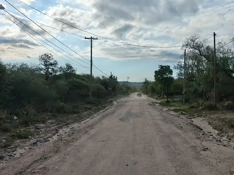 Terreno con casa en venta con vista franca al cerro uritorco