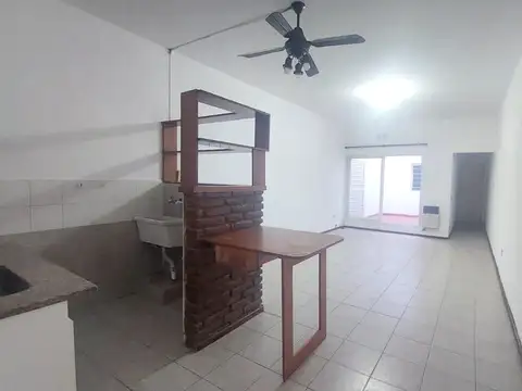 Alquiler departamento 1 dormitorio con patio rosario