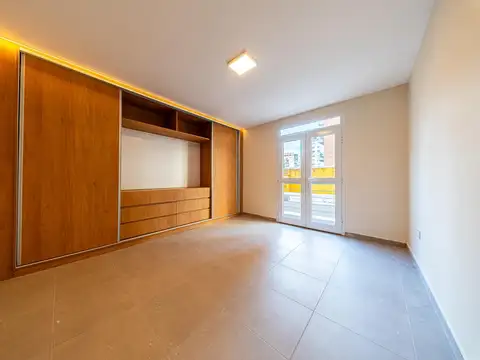 Venta casa de pasillo 2 dormitorio, patio y parrilla, corrientes 1500