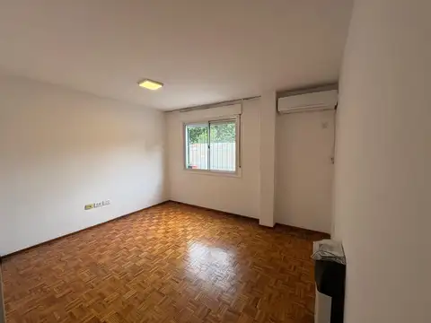 Alquiler - departamento de 2 dormitorios + comodin y cochera - pichincha