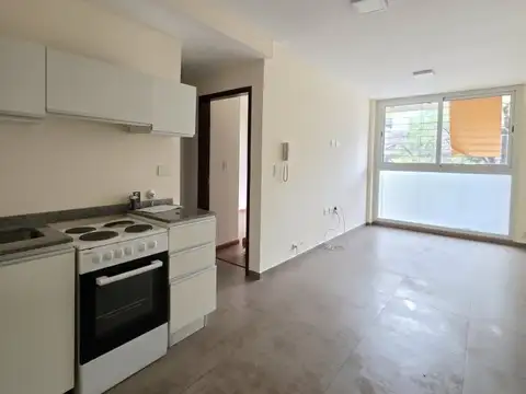 Departamento  en primer piso zona centro