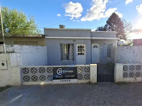 Casa de dos dormitorios con gran patio - venado tuerto